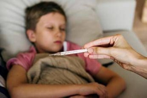 Bimbi e malattie respiratorie invernali, come si curano e quando allarmarsi Bimbi e malattie respiratorie invernali, come si curano e quando allarmarsi