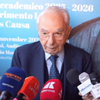 Imprese, Giuliano Amato: "Competenze non bastano, serve senso della missione" Imprese, Giuliano Amato: "Competenze non bastano, serve senso della missione"