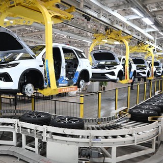 Cina: produzione e vendita veicoli elettrici aumentano nei primi 10 mesi del 2025