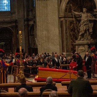 Papa Francesco, già oltre 128mila fedeli per l’ultimo saluto