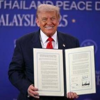 Trump in Asia, missione tra pace e dazi. Messaggio a Xi sull'Ucraina: &quot;Ci aiuti con la Russia&quot;