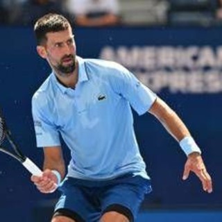 Djokovic perde un set ma vola al terzo turno: Svajda battuto in rimonta