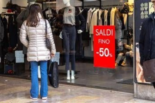 Oggi iniziano i saldi invernali 2026, dai cambi ai pagamenti cosa c'è da sapere Oggi iniziano i saldi invernali 2026, dai cambi ai pagamenti cosa c'è da sapere