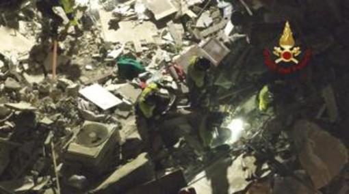 Crollo palazzina a Messina, recuperata seconda vittima: si cercano ancora 4 dispersi