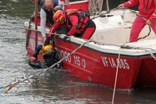 In tre si gettano in acqua a Venezia, ventenne muore annegato