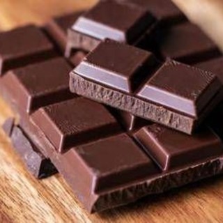 'Più giovani' con il cioccolato fondente, lo studio