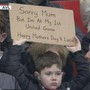Festa della mamma... allo stadio, tifoso United: "Scusa, è la mia prima partita" Festa della mamma... allo stadio, tifoso United: "Scusa, è la mia prima partita"