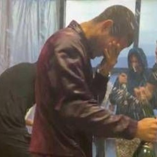 Alcaraz, festa sfrenata dopo il trionfo agli Us Open: 'guerra' di champagne per Carlos