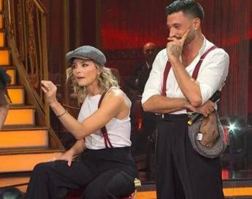 Ballando con le stelle, Fialdini k.o. per infortunio: "Non so se torno" Ballando con le stelle, Fialdini k.o. per infortunio: "Non so se torno"