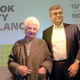 Emanuele Fiano contestato alla Ca' Foscari, Segre: "Gli invio un materno saluto" Emanuele Fiano contestato alla Ca' Foscari, Segre: "Gli invio un materno saluto"