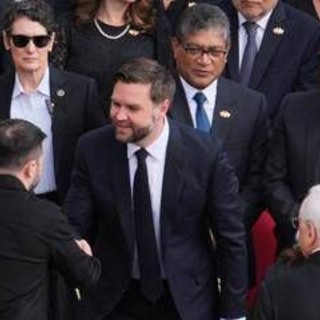 Ucraina-Russia, Vance incontra Zelensky a Villa Taverna