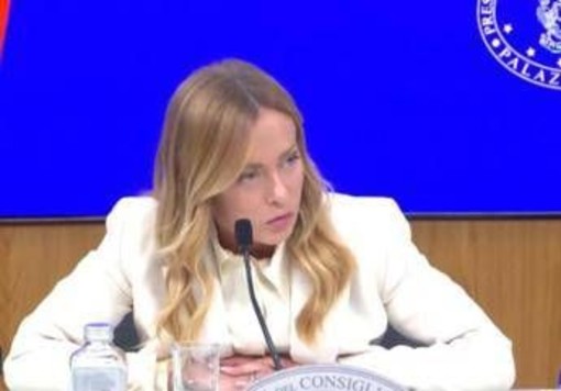 Manovra, via libera del Cdm. Meloni: "Sono molto soddisfatta". Slitta il decreto bollette