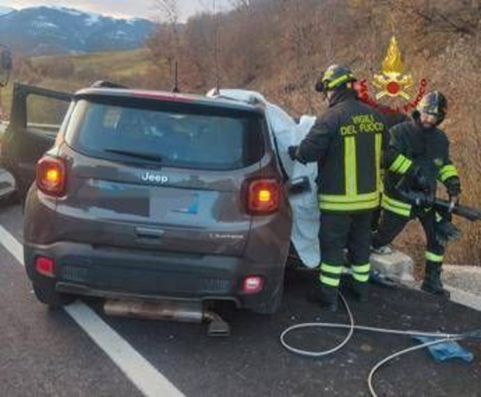 Auto fuori strada sulla Salaria a Rieti, morto un uomo