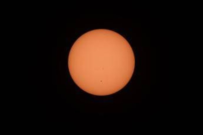 Eclissi totale in Italia, stanotte è attesa la 'Luna rossa'