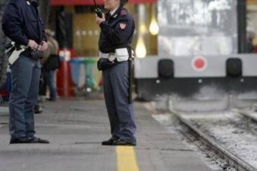 Roma, investita dal treno a Colle Mattia: morta 52enne americana Roma, investita dal treno a Colle Mattia: morta 52enne americana