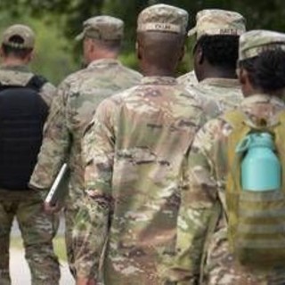 Usa, media: "Pentagono valuta di ritirare 25mila soldati dall'Europa"