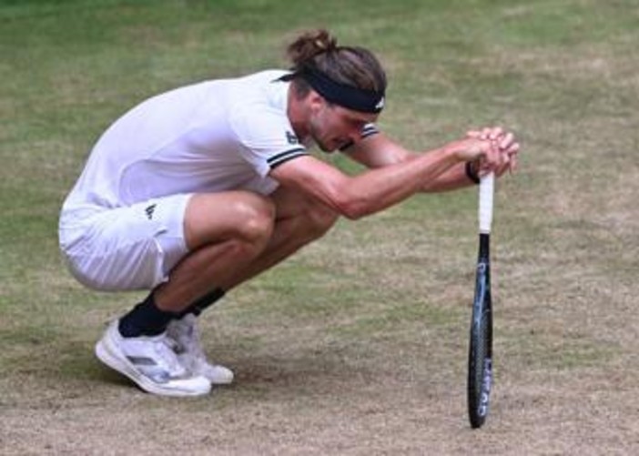 Zverev, paura ad Halle: malessere contro Fritz, poi perde la partita