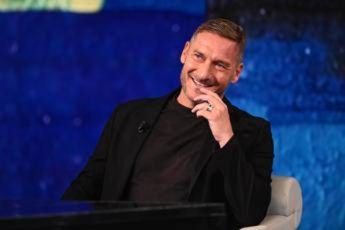 Roma, Totti 'sfotte' dopo i rigori sbagliati: &quot;È uno scherzo? Non è mai successo&quot;