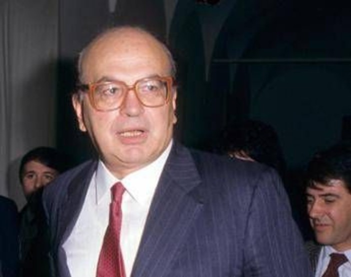 Craxi, Crosetto a commemorazione Hammamet. Il figlio Bobo: "Italia lo ricordi con busto a Sigonella"