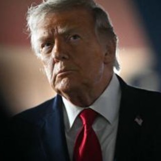Iran-Usa, scatta il countdown per firma accordo. Trump: "Hormuz sarà aperto subito dopo"