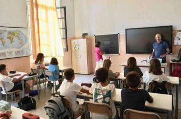 Rientro a scuola, dall'Iss una mini guida per genitori e ragazzi contro l'ansia Rientro a scuola, dall'Iss una mini guida per genitori e ragazzi contro l'ansia