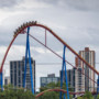 Chiudono le montagne russe del parco Six Flags in California: "Connesse a lesioni cerebrali, coma e decessi"