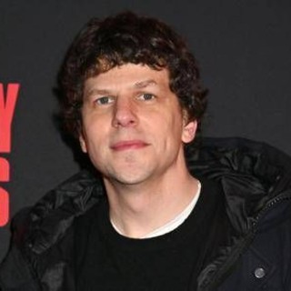 &quot;Dono il rene a uno sconosciuto&quot;, la scelta di Jesse Eisenberg