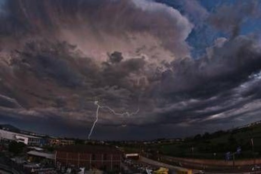 Nuova ondata di maltempo sull'Italia, oggi allerta gialla in 7 regioni Nuova ondata di maltempo sull'Italia, oggi allerta gialla in 7 regioni