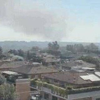 Paura a Roma, incendio a distributore di benzina: forte esplosione in zona Prenestina