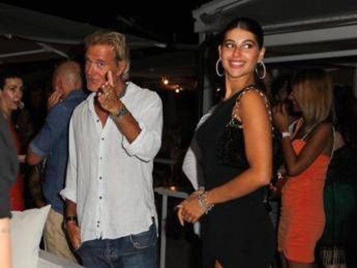 'Storie al bivio', Jimmy Ghione e Marialaura De Vitis, l'amore oltre l'età: "Nozze nel 2026" 'Storie al bivio', Jimmy Ghione e Marialaura De Vitis, l'amore oltre l'età: "Nozze nel 2026"