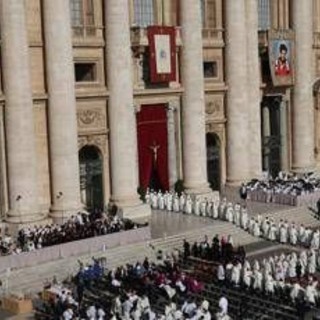 I miracoli attribuiti a Carlo Acutis e Pier Giorgio Frassati, oggi nuovi santi