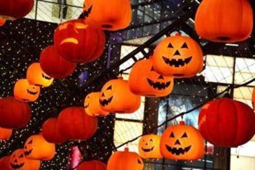 Stasera 11 milioni di italiani festeggiano Halloween, la festa è sempre più amata Stasera 11 milioni di italiani festeggiano Halloween, la festa è sempre più amata