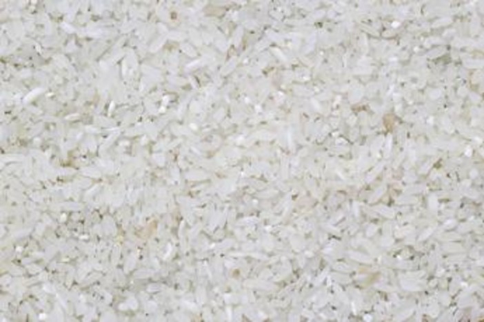 La 'nuova' ricetta per il riso in bianco: "Non si cuoce con l'acqua..."