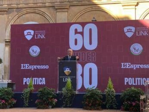 Tajani: &quot;Ragazzi, battetevi per quello in cui credete e avrete già vinto&quot;