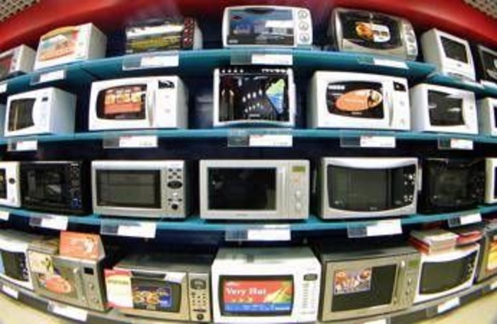 Forno a microonde, fa male alla salute? La verità sulle radiazioni