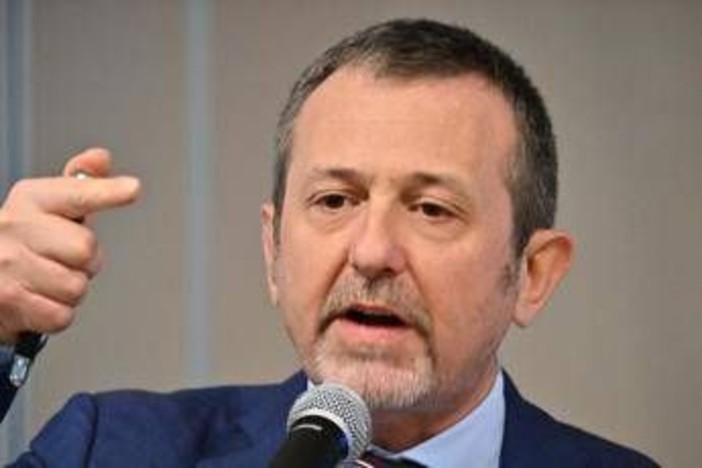 Indagine su società famiglia Caroccia, la difesa: "A pm dimostreremo estraneità Delmastro" Indagine su società famiglia Caroccia, la difesa: "A pm dimostreremo estraneità Delmastro"