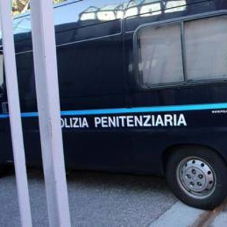 Aggressione a Casal del Marmo, agente colpito con manico di scopa sotto l'occhio: due detenuti saranno trasferiti