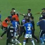Brasile, rissa da record in campo: 23 espulsioni Brasile, rissa da record in campo: 23 espulsioni