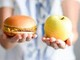 Alimentazione, pediatri: "Crescono disturbi da diete drastiche suggerite da chatbot e Ai"